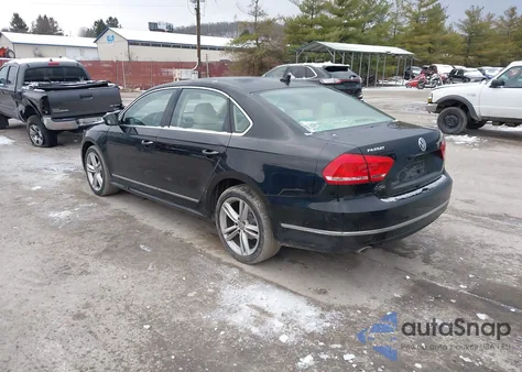 2015 Volkswagen Passat 2.0L Tdi Se z USA, uszkodzony, nr VIN 1VWBV7A34FC104202
